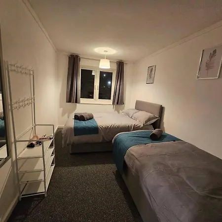 Immaculate 3bedroom House In * Birmingham