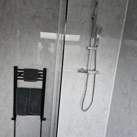 Immaculate 3bedroom House In * Birmingham