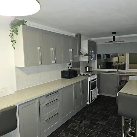 Immaculate 3bedroom House In